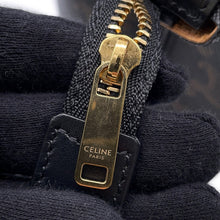 将图像加载到图库查看器中，CELINE Triomphe Toilet Pouch Black10D502BTB 38NO PVC
