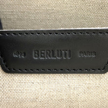 将图像加载到图库查看器中，Berluti Nino TGM Calligraphy Clutch Bag Brown Leather Size TGM
