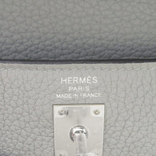Load image into Gallery viewer, HERMES Kelly Retourne Gris Mouette Togo Leather Size 25
