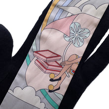将图像加载到图库查看器中，HERMES Twilly Flying Carre Grease Pearl/Rose Pale Silk100%
