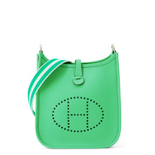 Load image into Gallery viewer, HERMES Evelyne Amazon Long VertComic Taurillon Clemence Size TPM

