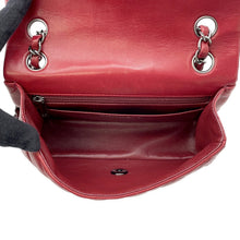 将图像加载到图库查看器中，CHANEL Matelasse ChainShoulder Bag Red Lambskin
