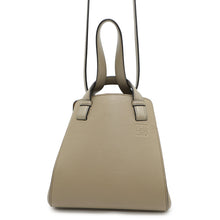 将图像加载到图库查看器中，LOEWE Hammock Nugget KhakiA538H04X06 Leather
