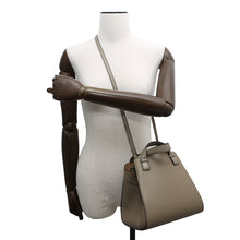 将图像加载到图库查看器中，LOEWE Hammock Nugget KhakiA538H04X06 Leather
