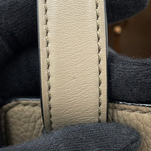 将图像加载到图库查看器中，LOEWE Hammock Nugget KhakiA538H04X06 Leather
