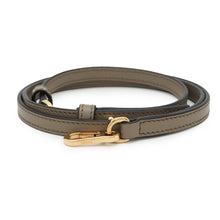 将图像加载到图库查看器中，LOEWE Hammock Nugget KhakiA538H04X06 Leather
