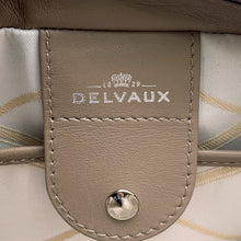 将图像加载到图库查看器中，Delvaux Shoulder Bag Beige Leather
