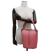 将图像加载到图库查看器中，BURBERRY Bucket One Shoulder Bag Pink4075872 Leather
