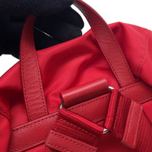 将图像加载到图库查看器中，PRADA Backpack Red Nylon
