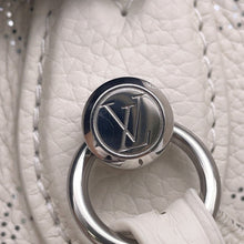 将图像加载到图库查看器中，LOUIS VUITTON Blossom WhiteM11842 Monogram Mahina Size PM
