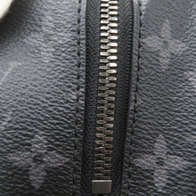 将图像加载到图库查看器中，LOUIS VUITTON Locker Dopp Kit NoirM83113 Monogram Eclipse
