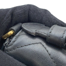 Load image into Gallery viewer, GUCCI GG Marmont Top Handle Bag Black547260 Leather Size Small
