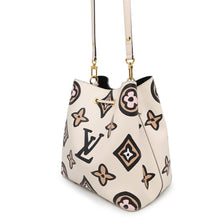Load image into Gallery viewer, LOUIS VUITTON Neonoe claimM45822 Monogram・Wild at Heart
