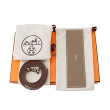 Load image into Gallery viewer, HERMES Kelly Dance 2 Verso Etoupe/Gris Pale Evercolor
