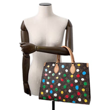 将图像加载到图库查看器中，LOUIS VUITTON LVxYK Onthego RedM46379 Monogram Painted Dot Size MM
