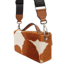 将图像加载到图库查看器中，FENDI Soft Trunk Baguette White/Brown7VA565 Sheepskin
