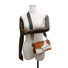 将图像加载到图库查看器中，FENDI Soft Trunk Baguette White/Brown7VA565 Sheepskin
