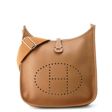 将图像加载到图库查看器中，HERMES Evelyne3 Gold Taurillon Clemence Size PM
