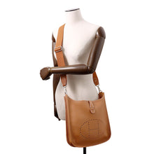 将图像加载到图库查看器中，HERMES Evelyne3 Gold Taurillon Clemence Size PM
