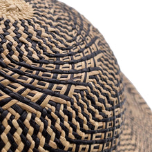 Load image into Gallery viewer, HERMES straw hat Size 58 Beige/Black Straw
