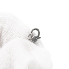 将图像加载到图库查看器中，Van Cleef &amp; Arpels Vintage Alhambra PendantVCARD34900 18K White Gold
