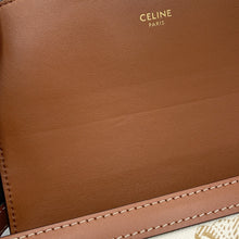 将图像加载到图库查看器中，CELINE Teen Triomphe Shoulder Bag White188882BZ4.01BC PVC Calf Leather
