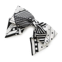 将图像加载到图库查看器中，HERMES Grenelle Zig Zag Barrette Size PM Black/White Silk
