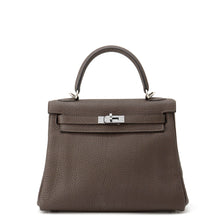 Load image into Gallery viewer, HERMES Kelly Retourne Chocolat Togo Leather Size 25
