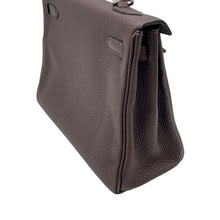 Load image into Gallery viewer, HERMES Kelly Retourne Chocolat Togo Leather Size 25
