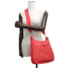 Load image into Gallery viewer, HERMES Evelyne 3 Bougainvillier Taurillon Clemence Size PM
