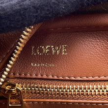 Load image into Gallery viewer, LOEWE Amazonas Brown/WhiteA039N07X03 Canvas Leather Size 23
