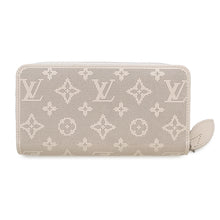 Load image into Gallery viewer, LOUIS VUITTON Zippy Wallet Quartz/BeigeM83029 Mahina Reverse
