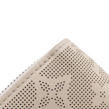 Load image into Gallery viewer, LOUIS VUITTON Zippy Wallet Quartz/BeigeM83029 Mahina Reverse

