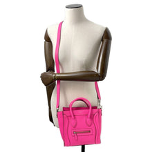 将图像加载到图库查看器中，CELINE Luggage shopper Neon Pink189243 Leather Size Nano

