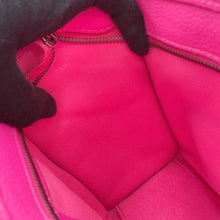 将图像加载到图库查看器中，CELINE Luggage shopper Neon Pink189243 Leather Size Nano
