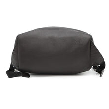 将图像加载到图库查看器中，Givenchy Pandora Backpack Dark Brown Leather
