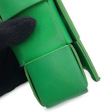 将图像加载到图库查看器中，Bottega Veneta ★Candy Cassette Shoulder Parakeet666688 Lambskin
