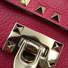 将图像加载到图库查看器中，Valentino Garavani ★Rock Studded Shoulder Bag Pink Leather
