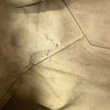 Load image into Gallery viewer, CELINE Cabas Phantom Tote Bag Greige175543 Leather

