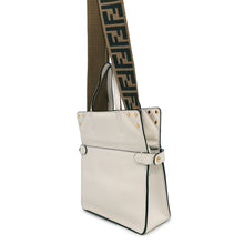 将图像加载到图库查看器中，FENDI Flip White8BT306 Leather Size Small
