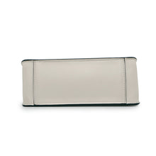 将图像加载到图库查看器中，FENDI Flip White8BT306 Leather Size Small
