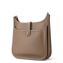 将图像加载到图库查看器中，HERMES Evelyne3 Etoupe Taurillon Clemence Size PM

