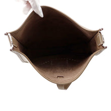 将图像加载到图库查看器中，HERMES Evelyne3 Etoupe Taurillon Clemence Size PM
