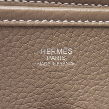 将图像加载到图库查看器中，HERMES Evelyne3 Etoupe Taurillon Clemence Size PM
