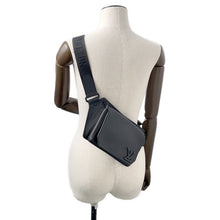将图像加载到图库查看器中，LOUIS VUITTON takeoff sling NoirM57081 Grain Leather
