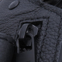 将图像加载到图库查看器中，LOUIS VUITTON takeoff sling NoirM57081 Grain Leather
