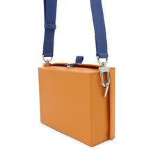 Load image into Gallery viewer, LOUIS VUITTON Shopper・Clutch SaffronM13984 Leather
