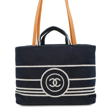 将图像加载到图库查看器中，CHANEL CC Logo 2WAY Shopping in Denim NavyA92240 Denim
