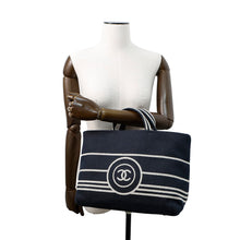 将图像加载到图库查看器中，CHANEL CC Logo 2WAY Shopping in Denim NavyA92240 Denim
