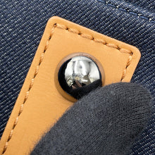 将图像加载到图库查看器中，CHANEL CC Logo 2WAY Shopping in Denim NavyA92240 Denim
